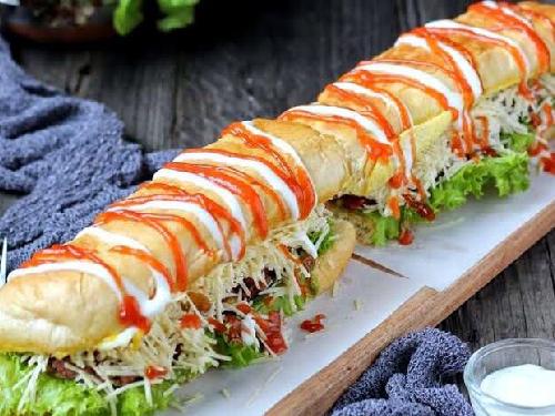 Martabak Bandung Azzam,Tiban Mas Indah Depan Big Mart, Joni Saputra