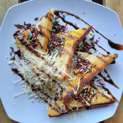 24 Resto Roti Bakar Terlezat di Kudus
