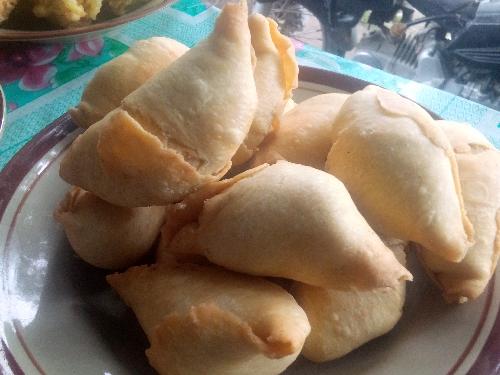 Aneka Gorengan Bu Parni, Ngrampal/Pilangsari/Bendugan, Suparmi