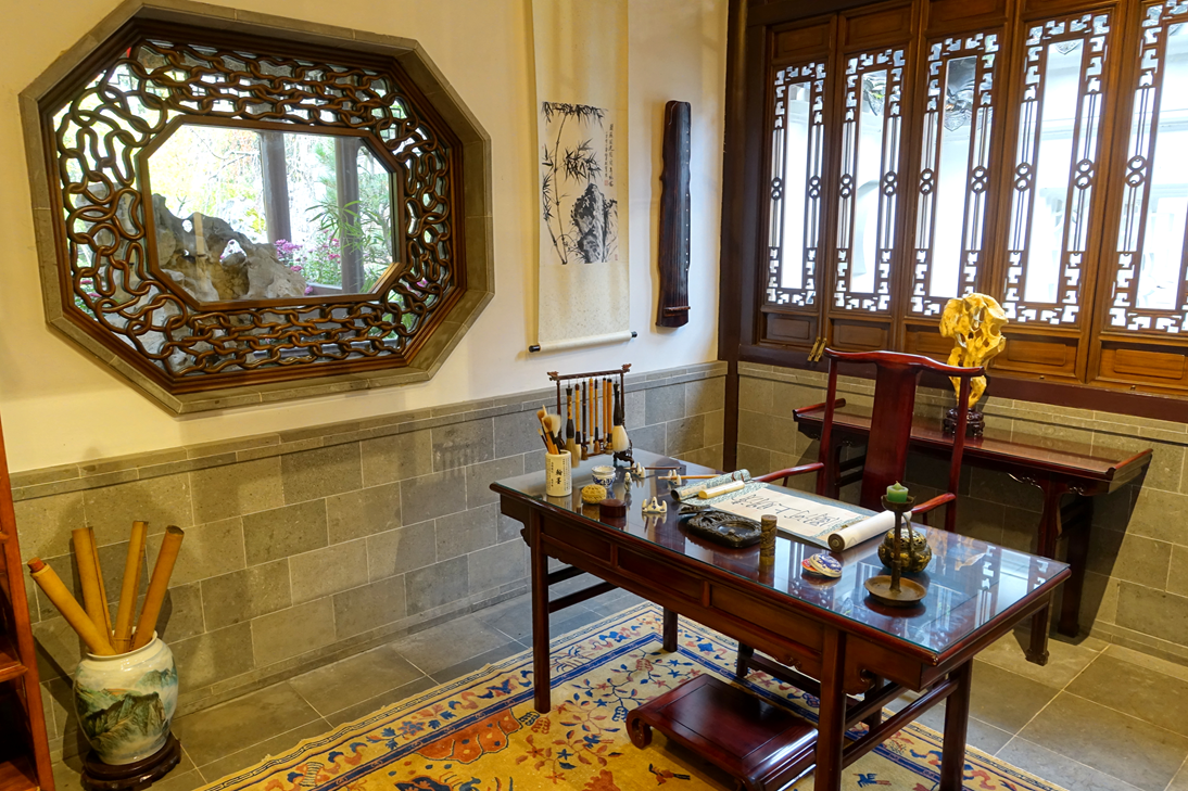 Writing desk