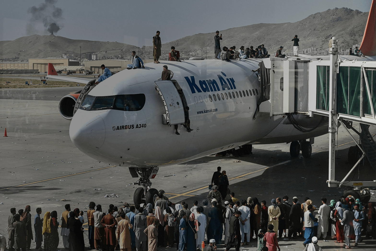 Kabul Airport Falling From Plane : Mfyiskat6xr1xm
