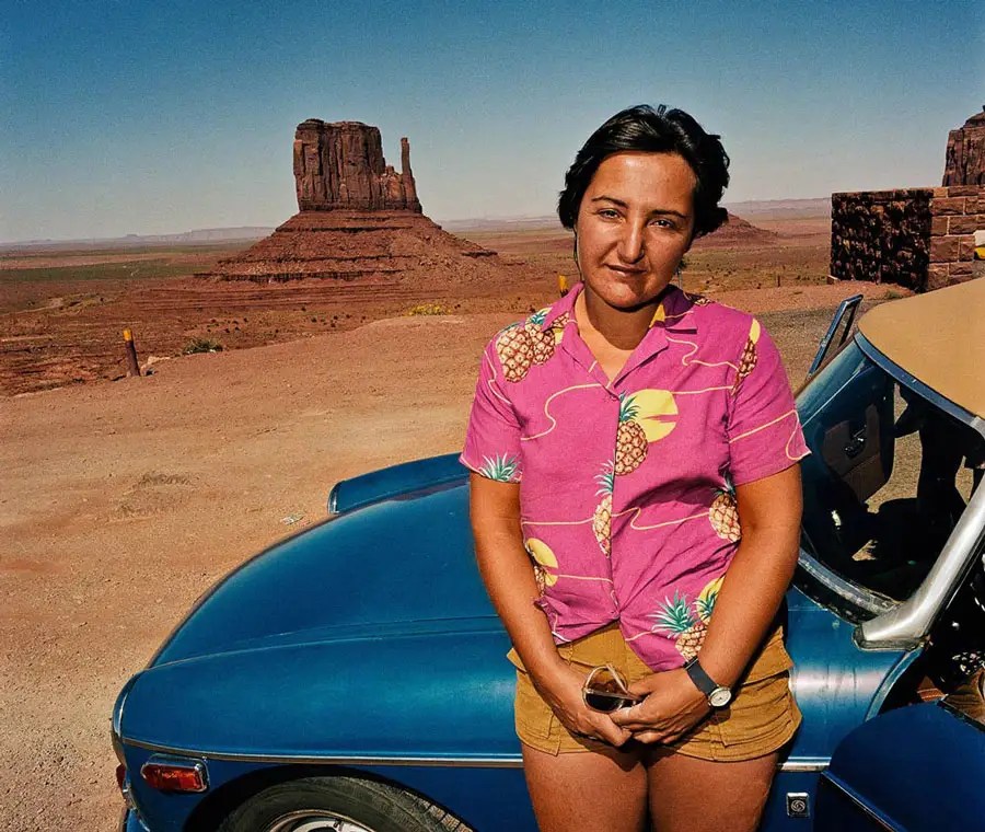 American Tourists Scrolller - Best Minimal Illustrations in Desktop