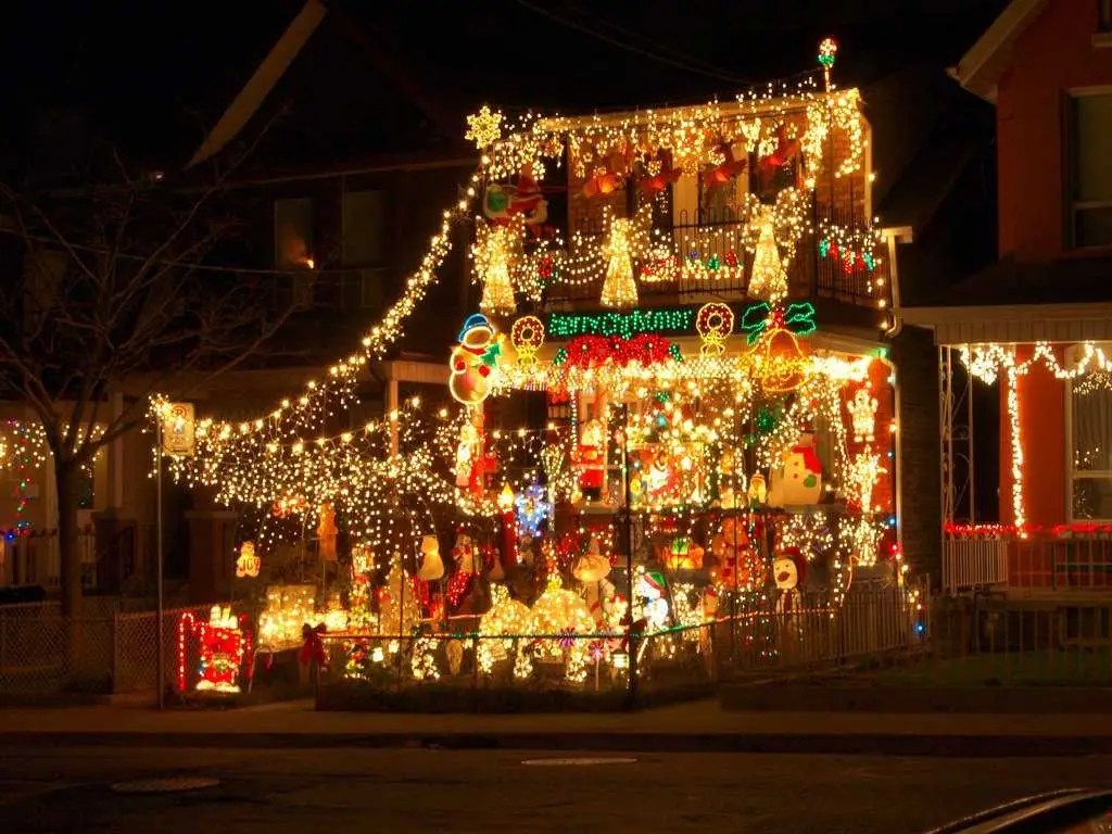Hgtv found the best neutral, modern christmas decorations under $25. The Worst Christmas Decorations