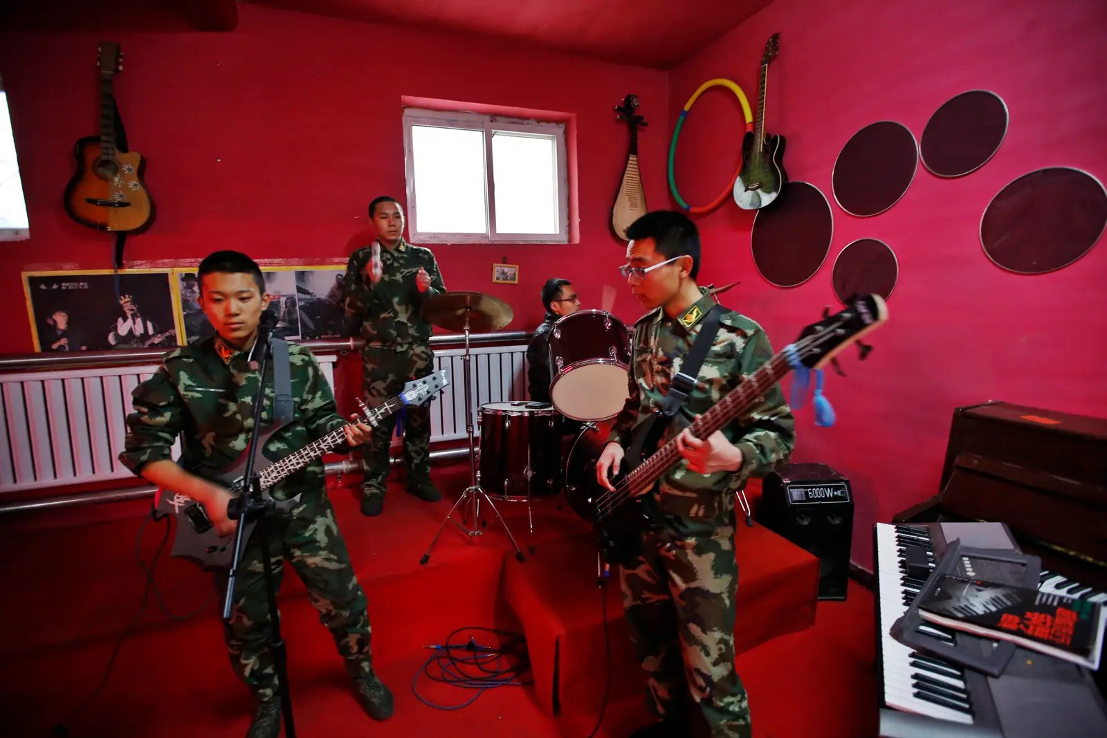 Internet Addiction Camps In China 16 Pics - Premium Ocean Background Gallery - Desktop