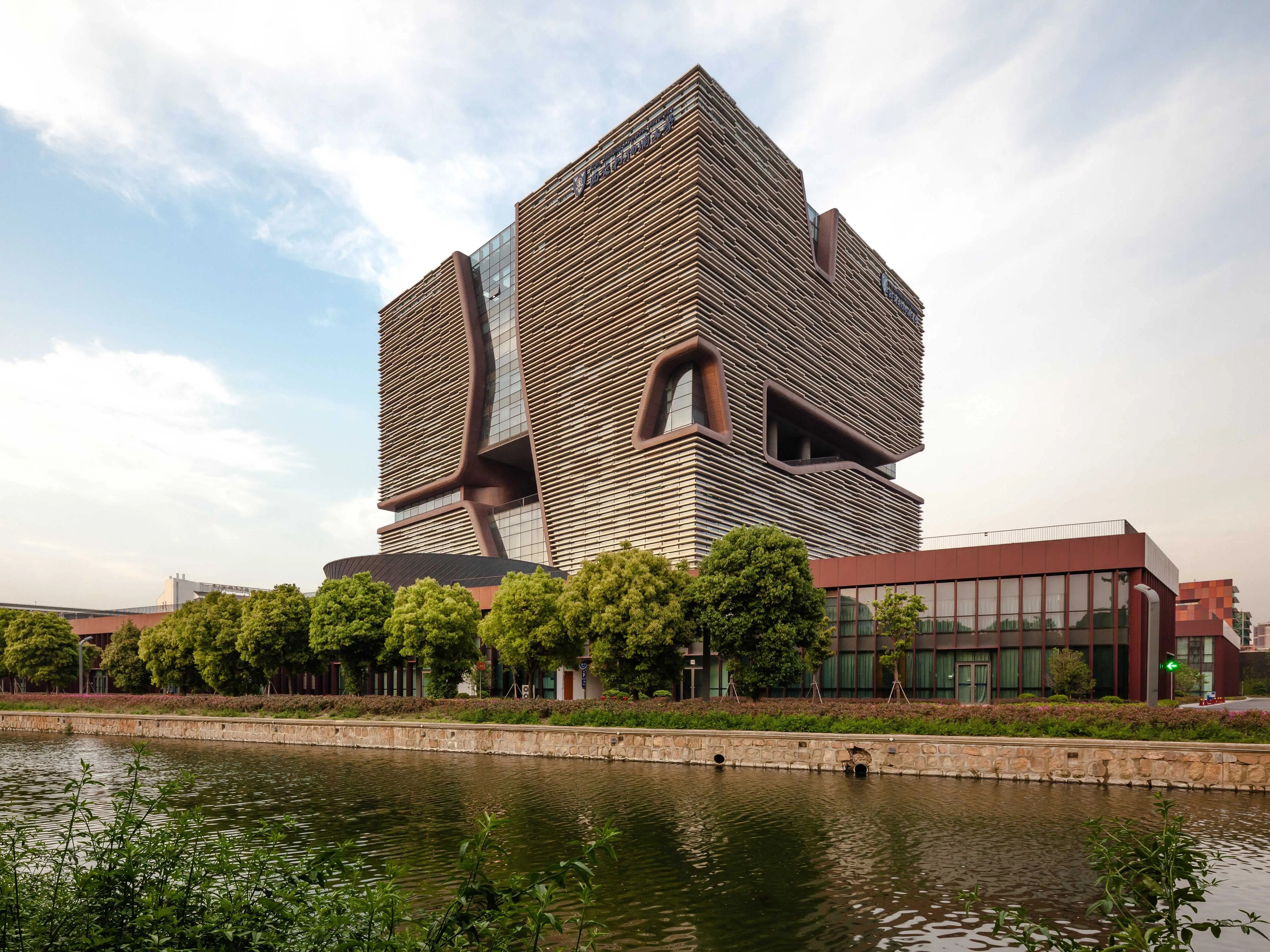 World Architecture Festival 2014 Shortlist Business Insider - Modern Colorful Design - High Resolution