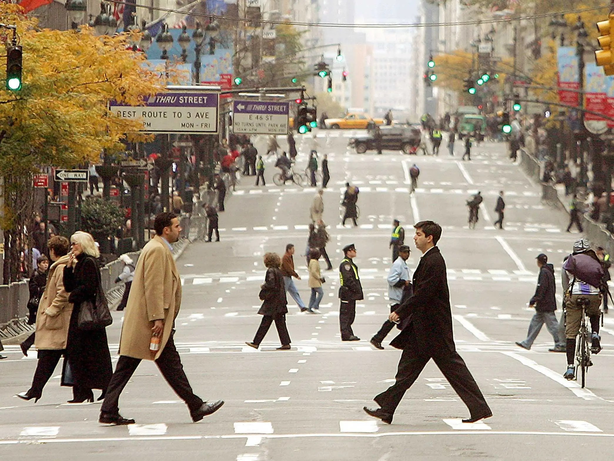 The Benefits Of Walking To Work Whilst Working From Home By - Premium Dark Image Gallery - 8K