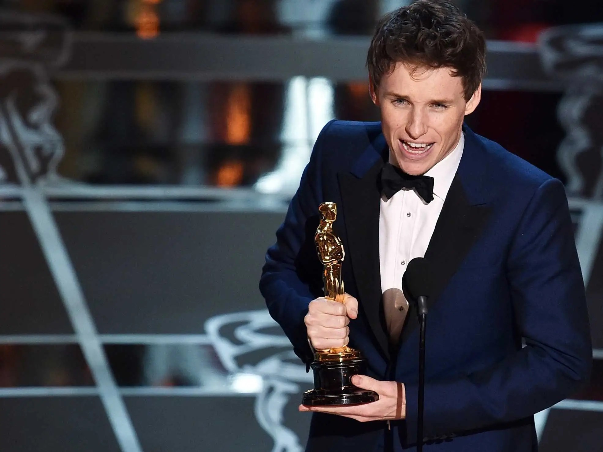 Easy Ways To Become More Charismatic Business Insider - High Quality Full HD Gradient Arts | Free Download