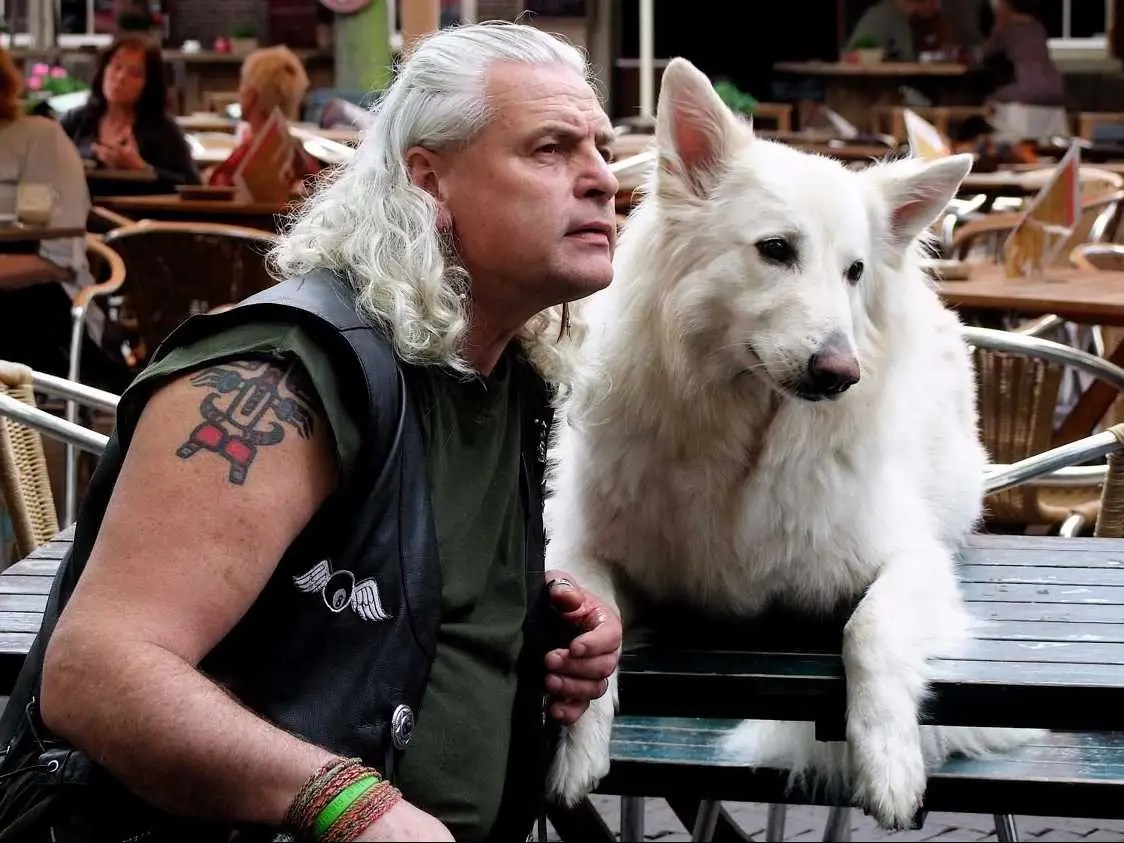 Easy Ways To Become More Charismatic Business Insider - Mobile Ocean Photos for Desktop