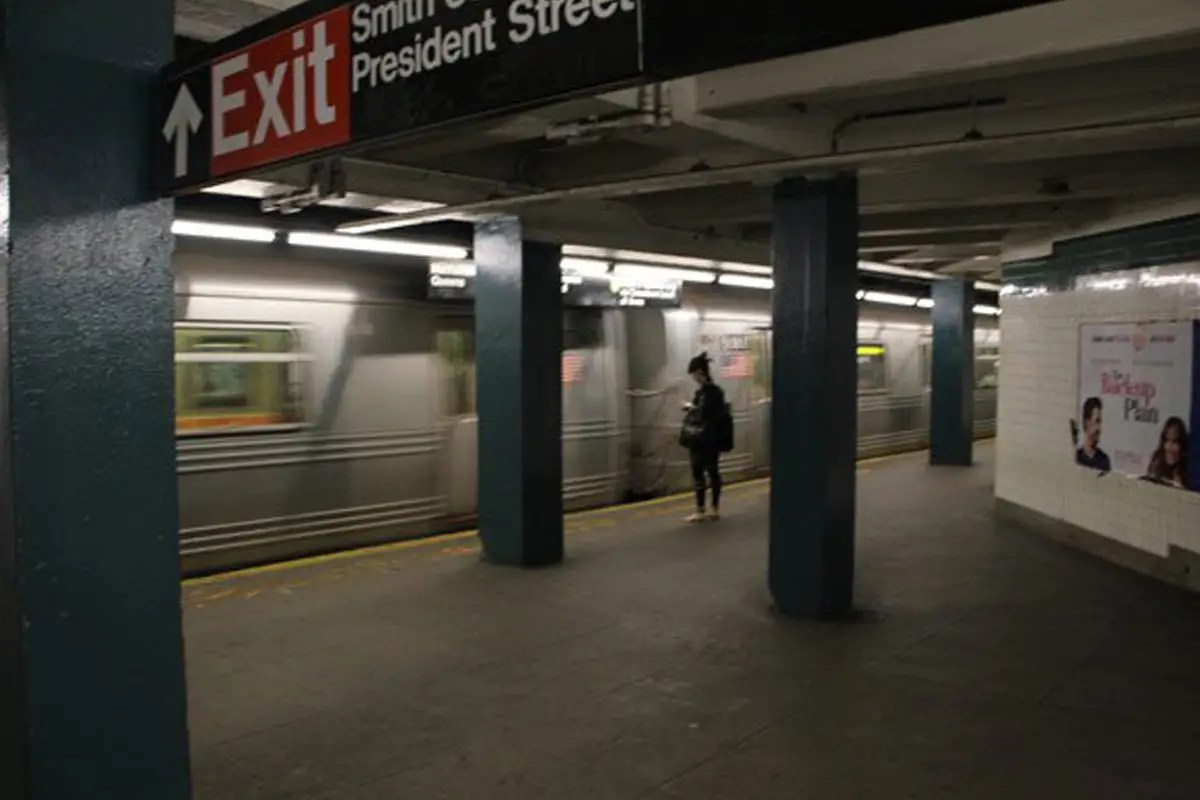 Buying The First Ipad Business Insider - Download Perfect Geometric Texture | HD