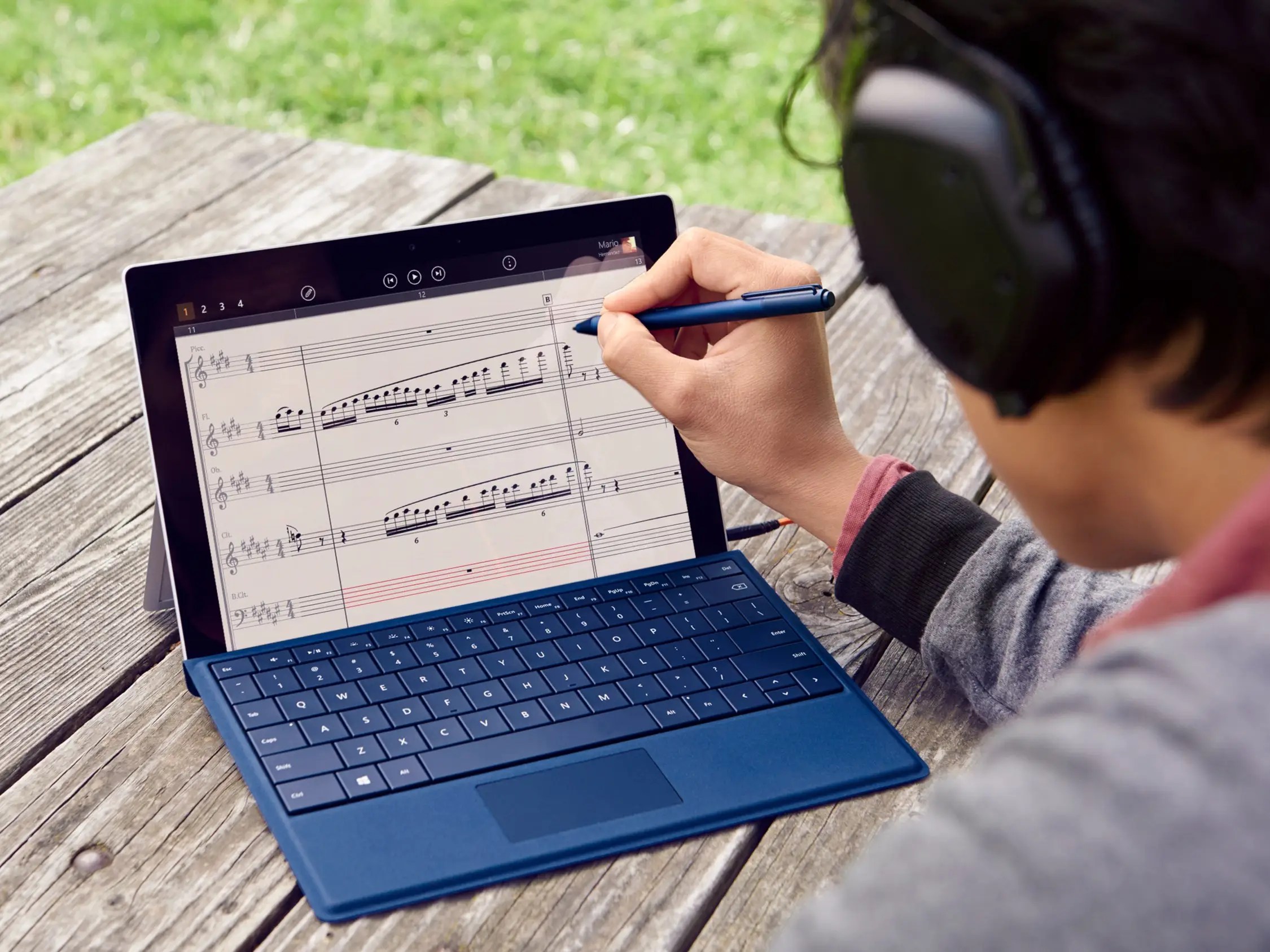 Microsoft Surface Smartphone Specs Leaked - Incredible Colorful Design - 8K