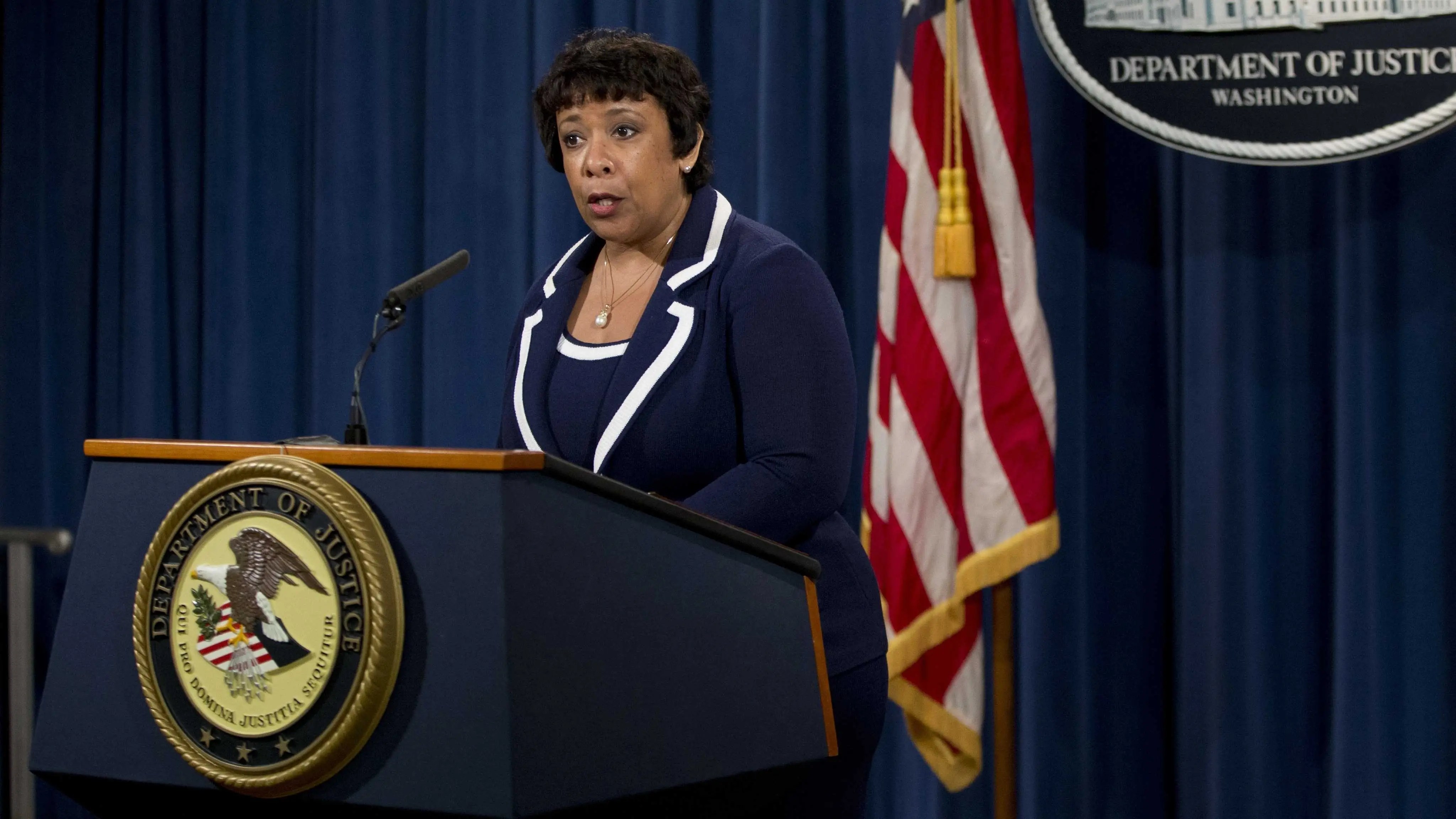 Loretta Lynch On Dallas The Answer Is Never Violence Time - Abstract Backgrounds - Artistic Desktop Collection