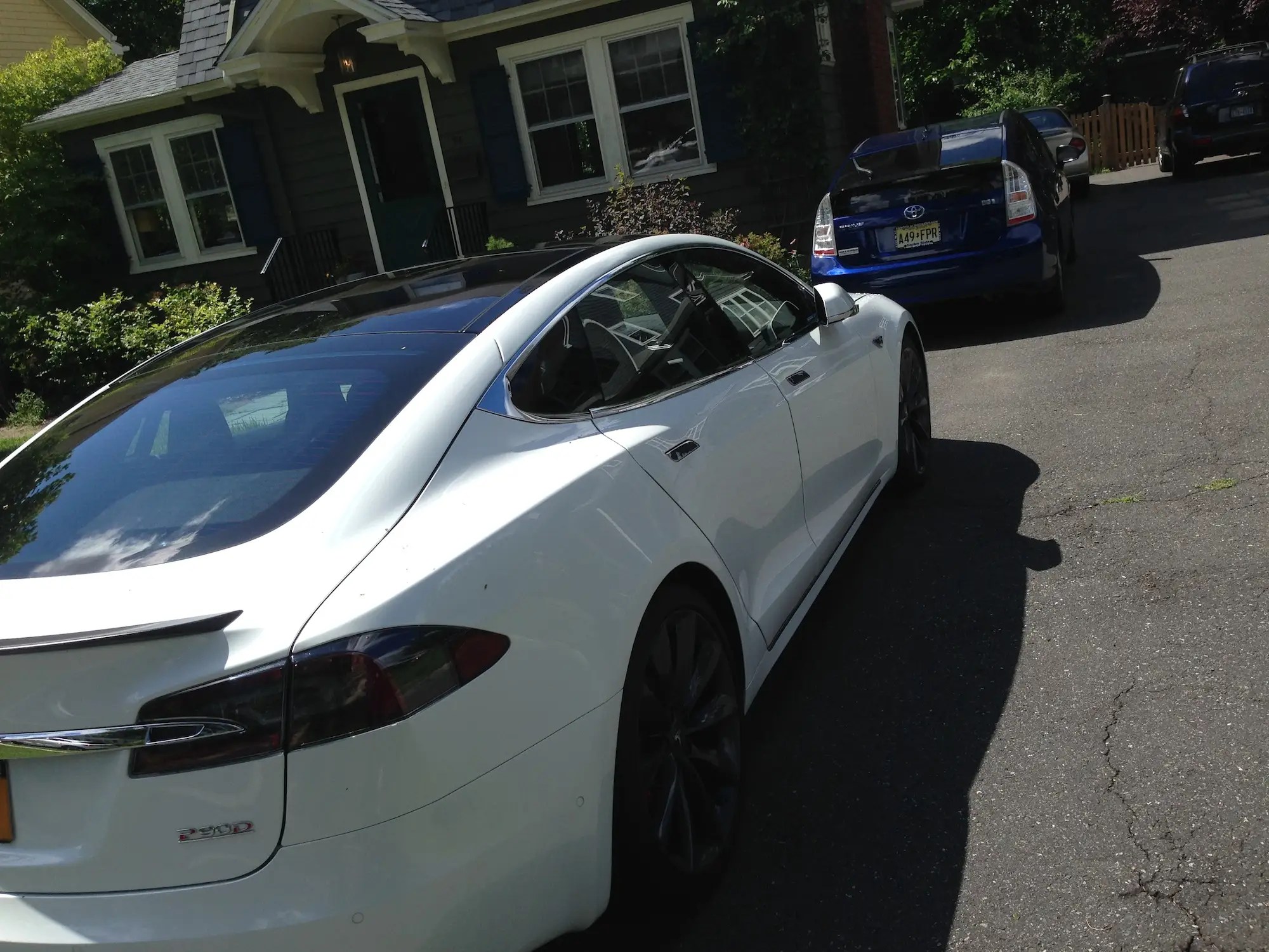 Tesla Model S Drive Business Insider - Light Pattern Collection - Mobile Quality