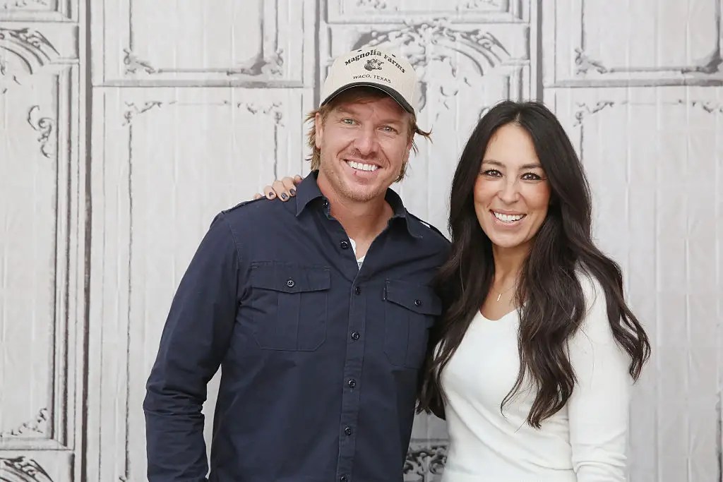 The couple's first appearance landed on fallon's special veterans show, honoring the country's service men and women. Chip And Joanna Gaines Announce Return To Tv With Own Network