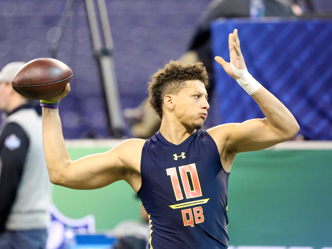 2017 Draft Preview Quarterbacks - Premium Minimal Art Gallery - Ultra HD