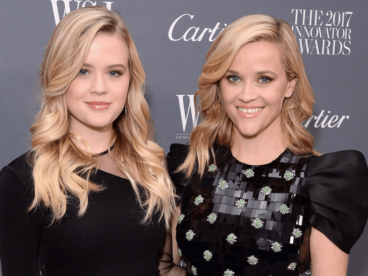 By chelsea stone ava phillippe, 17, is the spitting image of her mom, actress reese witherspoon. Photos Ava Philippe At The Paris Debutante Ball
