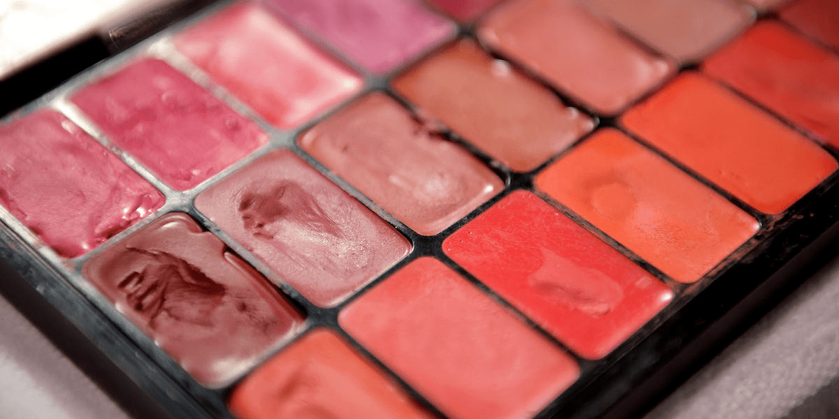 Redditors Solved A Woman S Nipple Makeup Dilemma Business Insider
