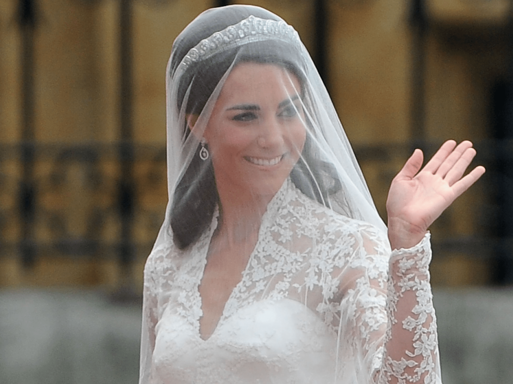 A Kate Middleton Wedding Dress Look Alike Is Selling At H M Right Now Insider