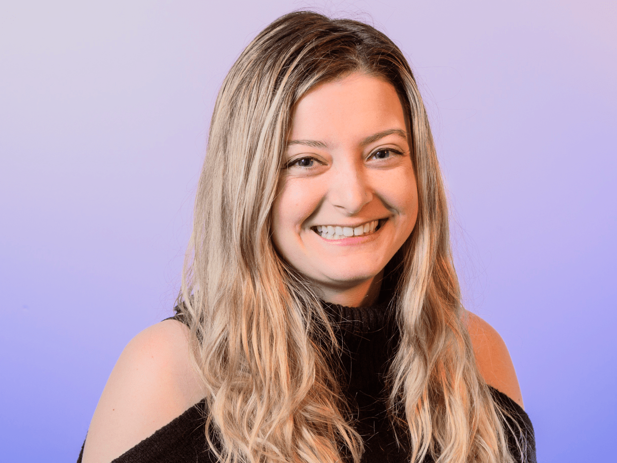 Why ‘Bridgerton’ showrunner Jess Brownell says it was ‘hugely important’ for Benedict to come out to Sophie