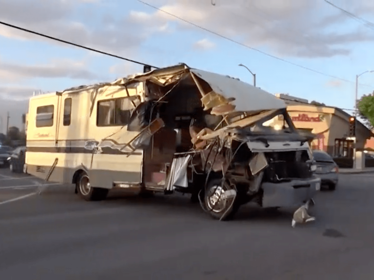 Police Release Video Of Rv Threat Suspect Takedown Rv Travel - Premium 4K Light Illustrations | Free Download