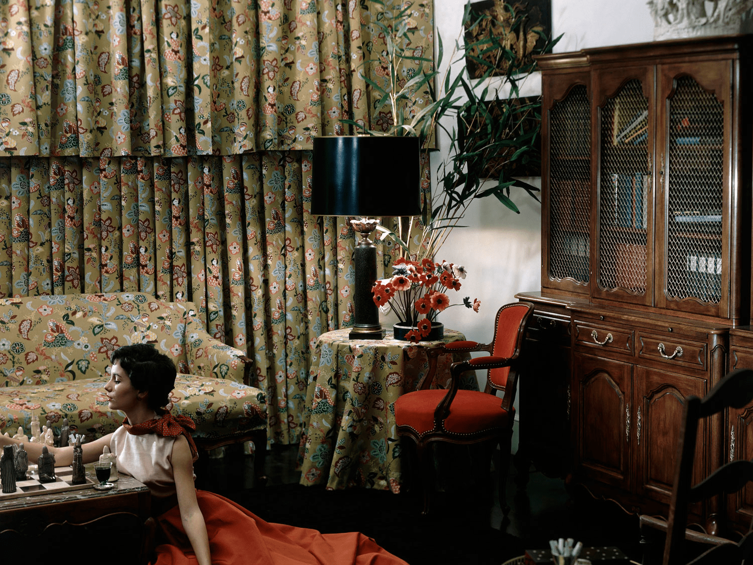 Key pieces for a 1940s look · 1. Worst Living Room Design Trends Through The Decades
