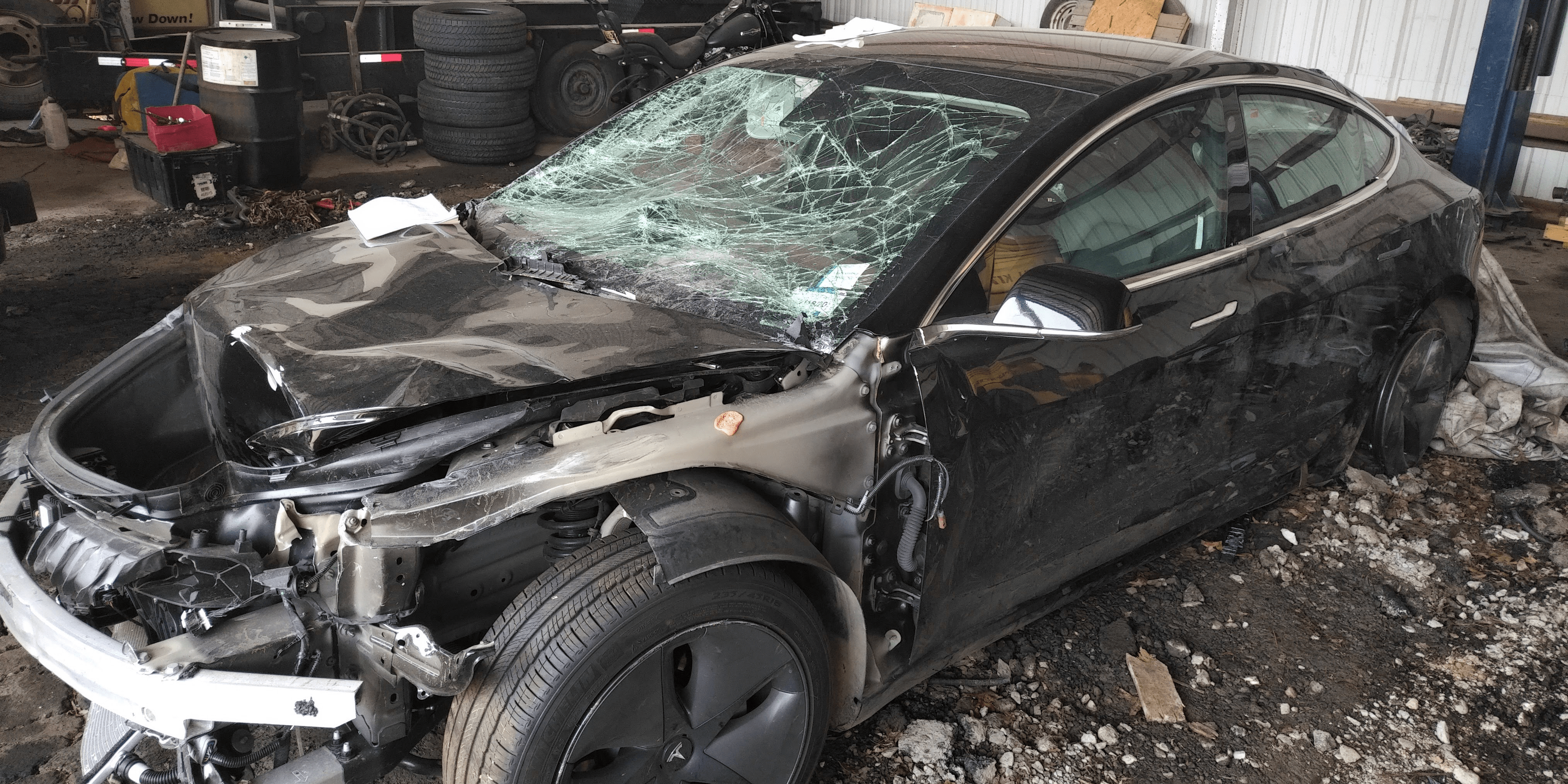 tesla model 3 airbags didnt deploy in crash lawyer says company is unresponsive on if airbags don't deploy is car totaled