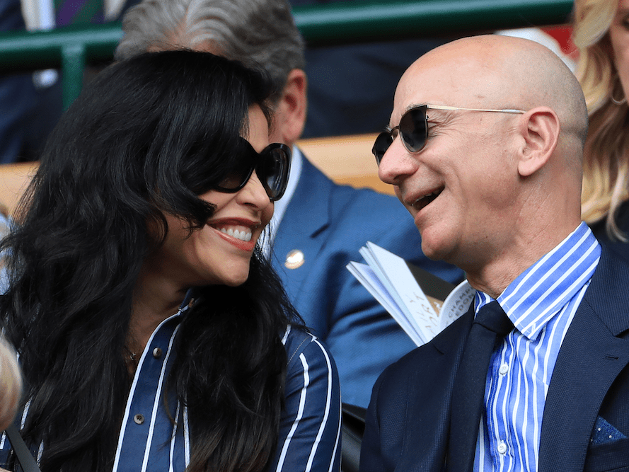 44 minuten geleden · jeff bezos has fun with girlfriend's leonardo dicaprio moment. Amazon Ceo Jeff Bezos And His Girlfriend Lauren Sanchez Have Weathered A Tabloid Scandal A Lawsuit And Maybe Even Interference From A Foreign Government Here S Where Their Relationship Began And Everything That S