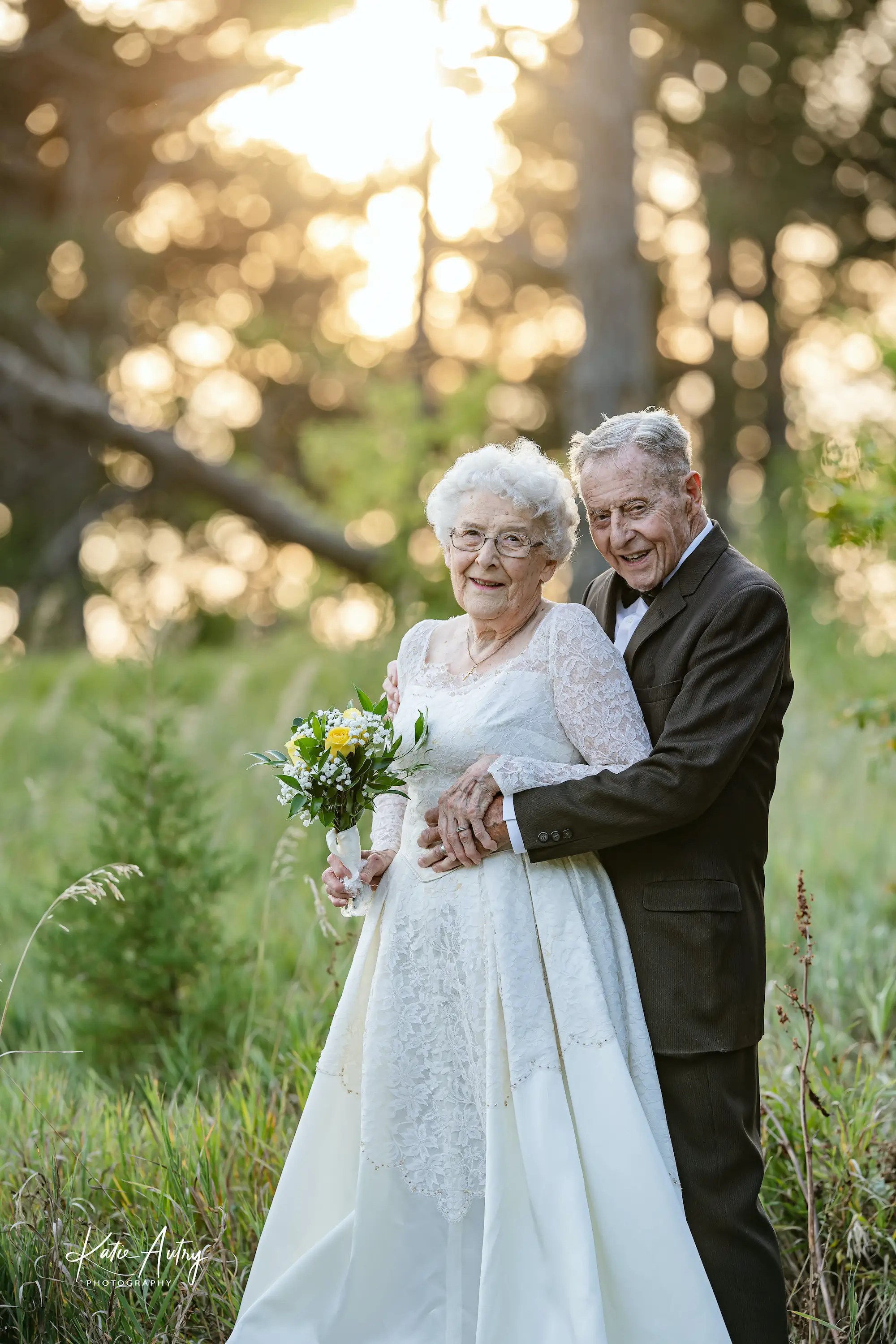 A Couple Wore Their Original Wedding Attire For An Adorable 60th Anniversary Photo Shoot Business Insider