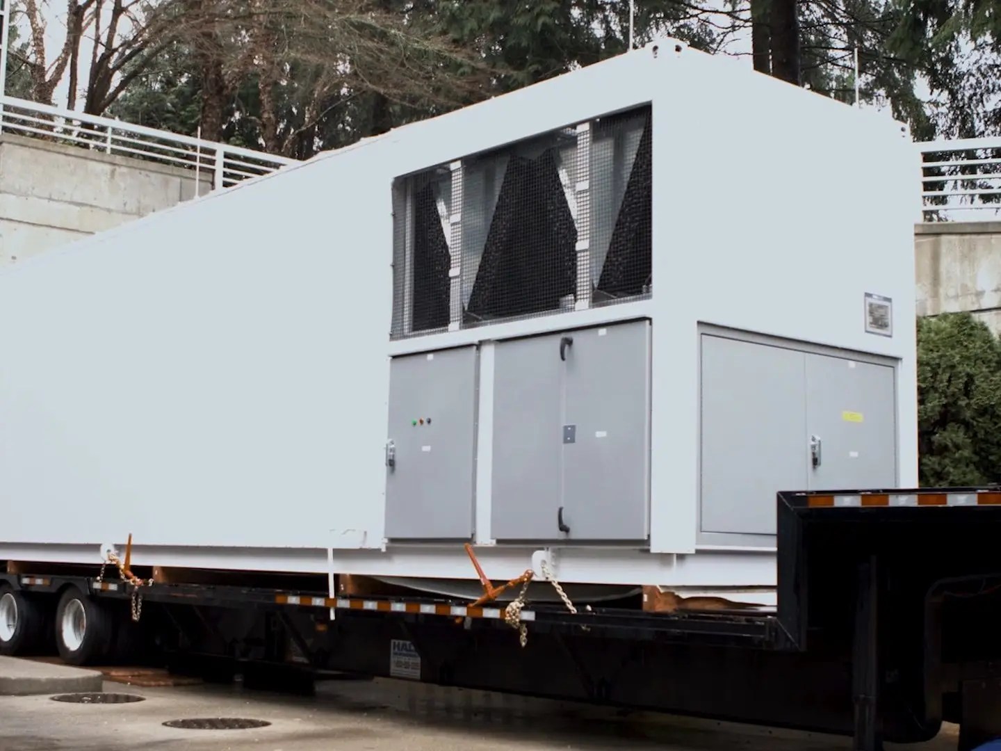 Microsoft Develops Modular Azure Data Center With Optional Satellite - Premium Gradient Art Gallery - High Resolution