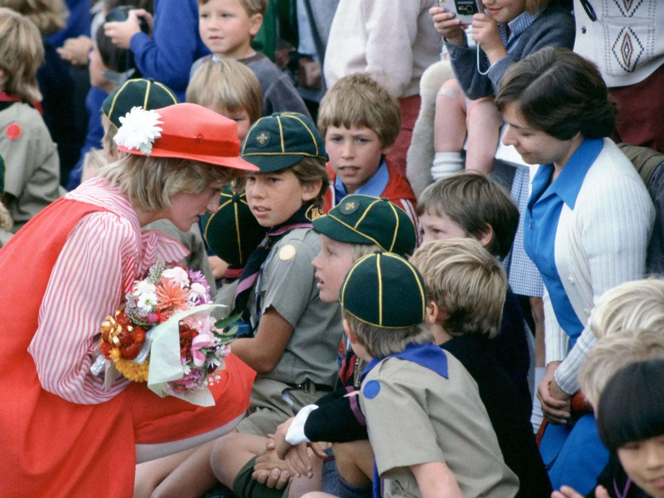 The Crown Full Story Behind Princess Diana S Australia Tour In 1983 - Retina Landscape Illustrations for Desktop