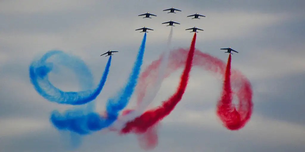 Jeevan Ravindran Business Insider - Download Stunning Geometric Background | 8K