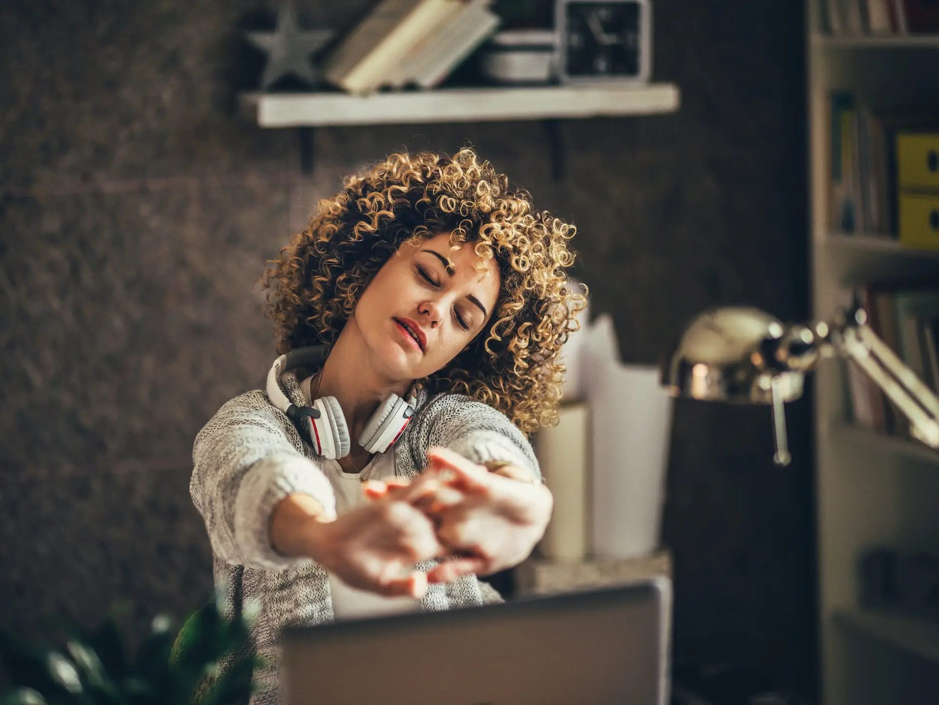 11 Popular Linkedin Learning Online Career Courses - Download Elegant Gradient Picture | High Resolution