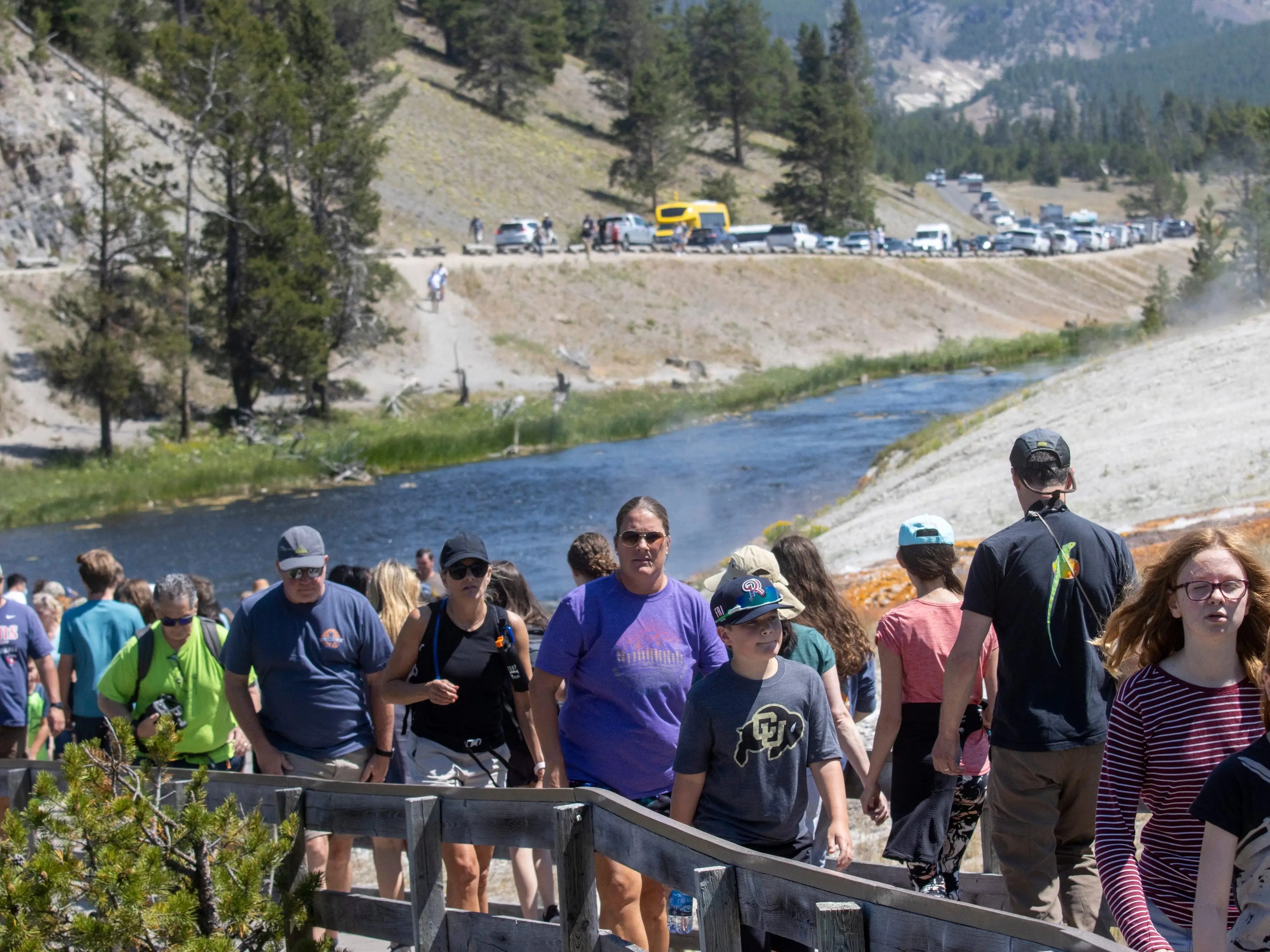 Where To Go Instead Of Yellowstone National Park To Avoid Crowds