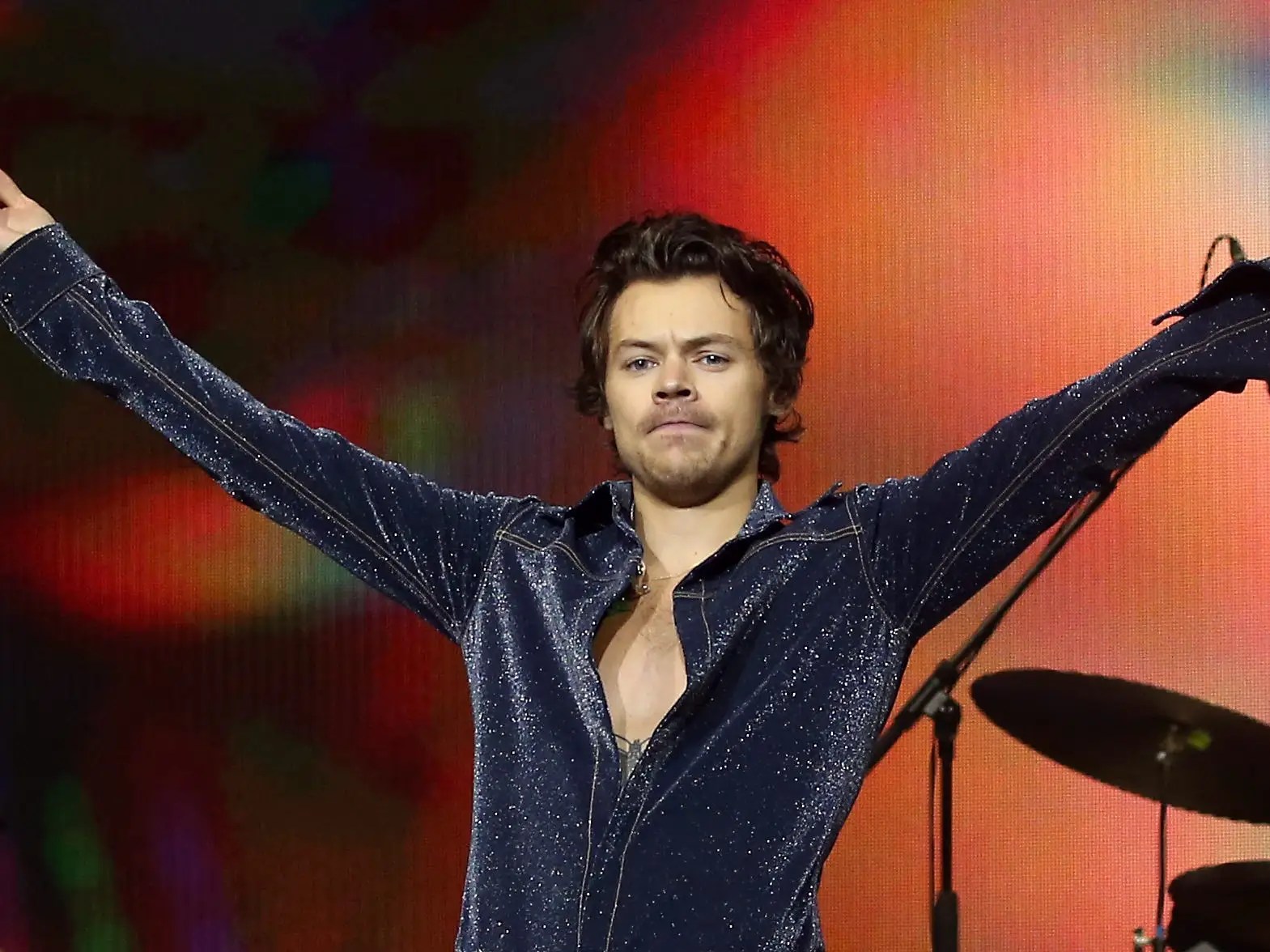 The new album by harry styles out may 20th. Harry Styles Pleasing Offers Gender Neutral Minimalist Makeup
