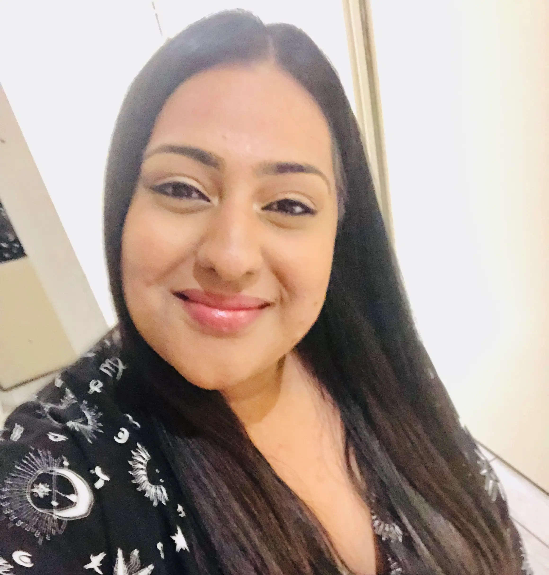 Jyoti Mann Medium - Ultra HD High Resolution Minimal Wallpapers | Free Download