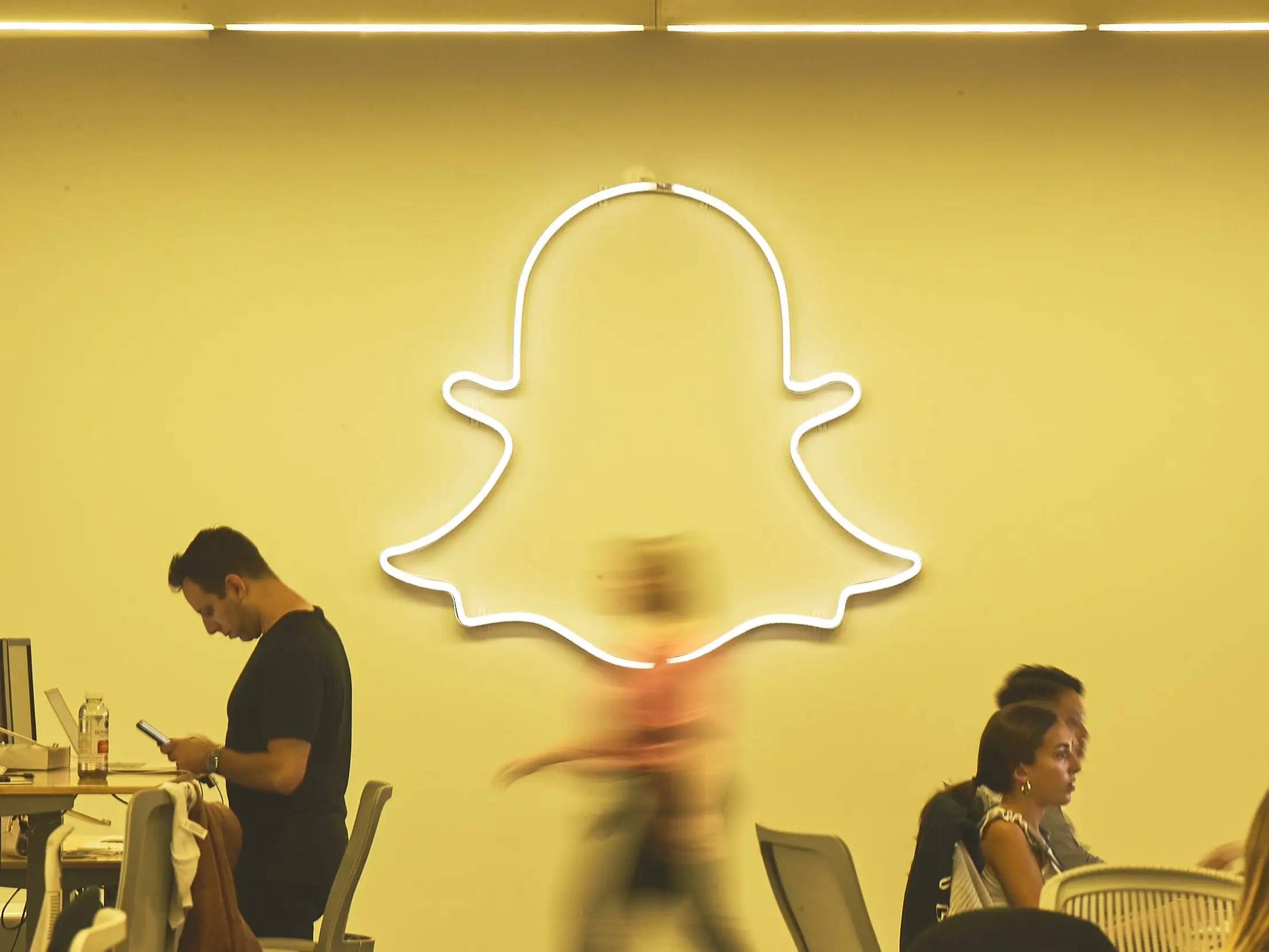 Company Culture Video Comparably - High Quality Retina Landscape Photos | Free Download