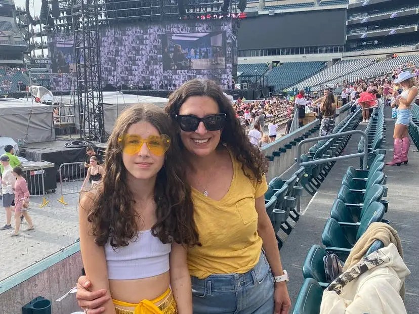 Jamie Davis Smith Thrillist - Abstract Images - Premium Ultra HD Collection