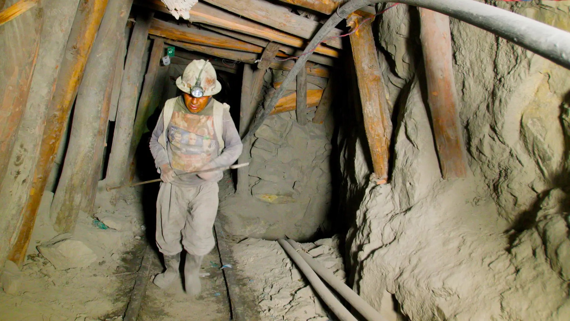 11 People Die 75 Injured After Elevator Plunges 650 Feet Business