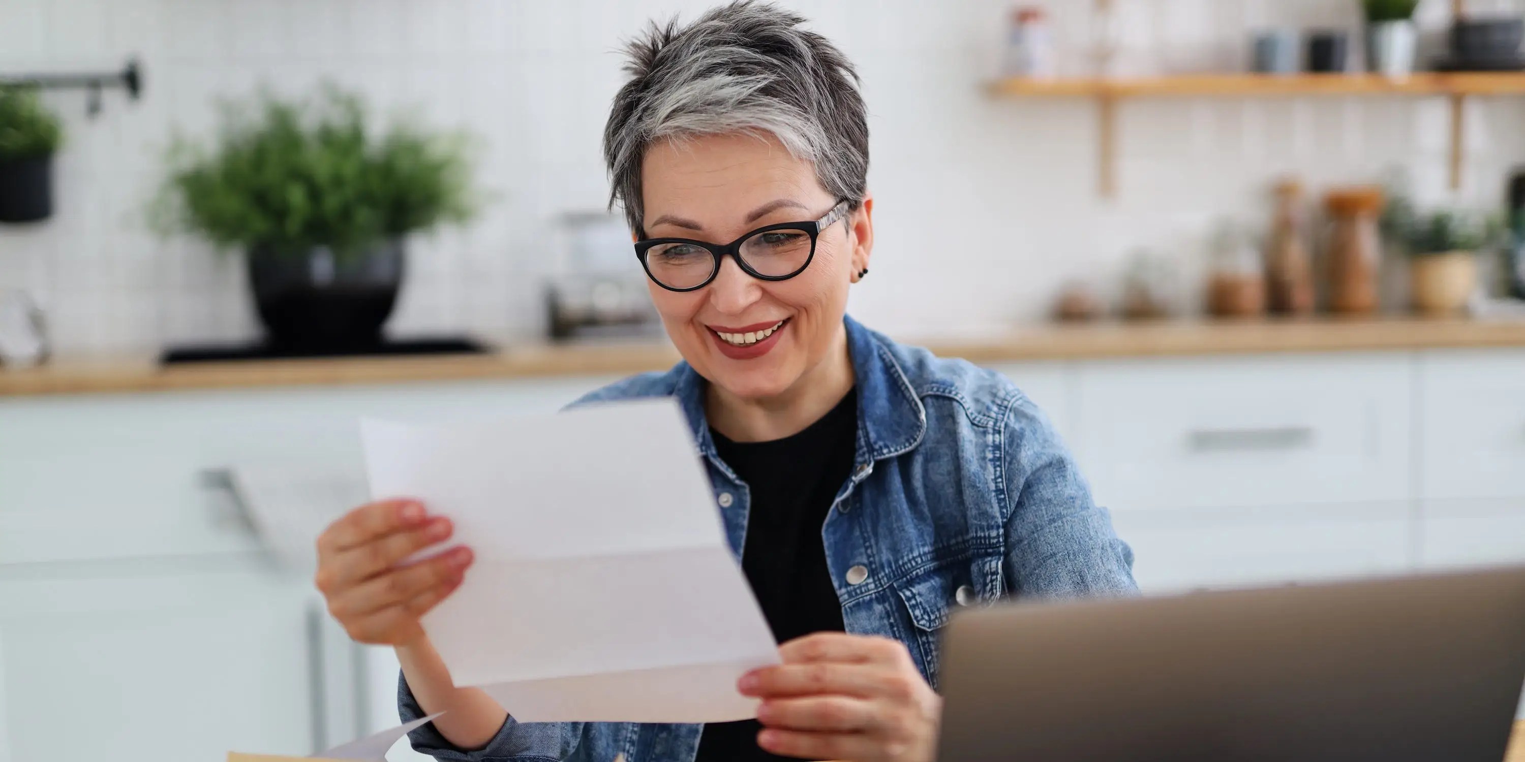 Naudoju 3 žingsnių sistemą, kad tvarkyčiau savo pinigus ir automatiškai taupau —  ir aš nuolat naudojuosi