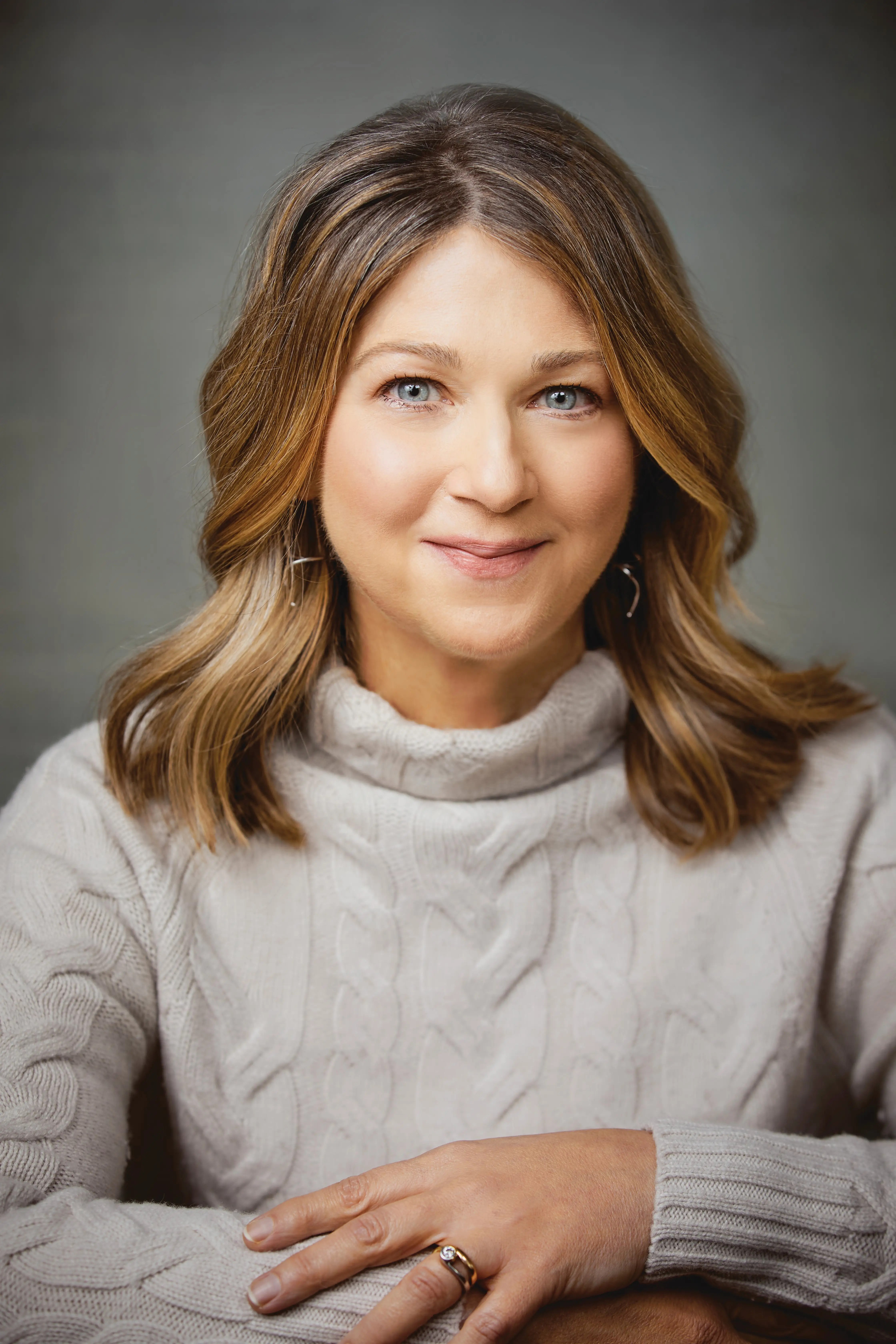 Anne Lester 2024 - Ultra HD Mobile Gradient Images | Free Download