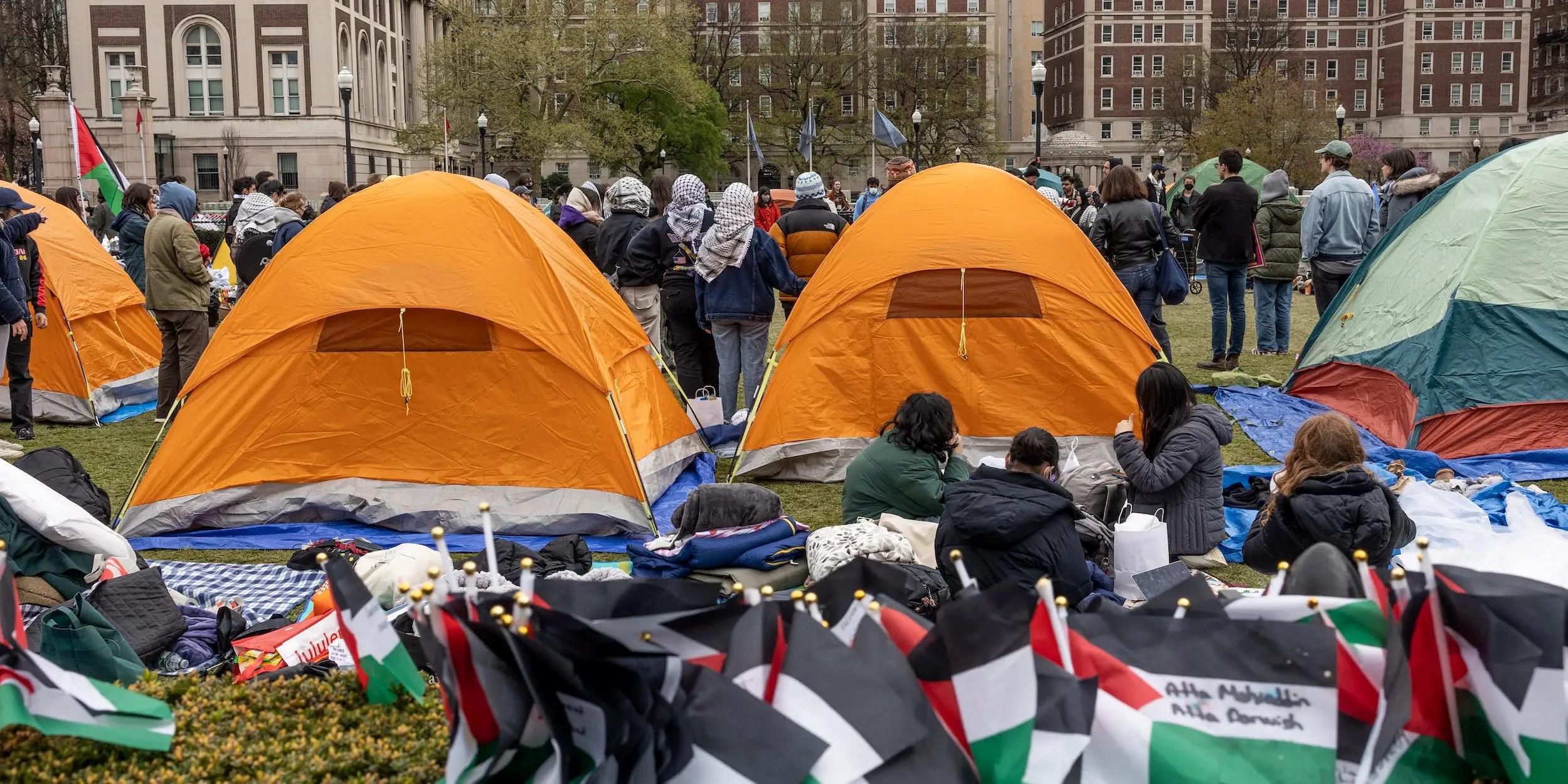 Amazon’s Best Apple Deals: Save Big on AirPods, iPads, MacBooks, More