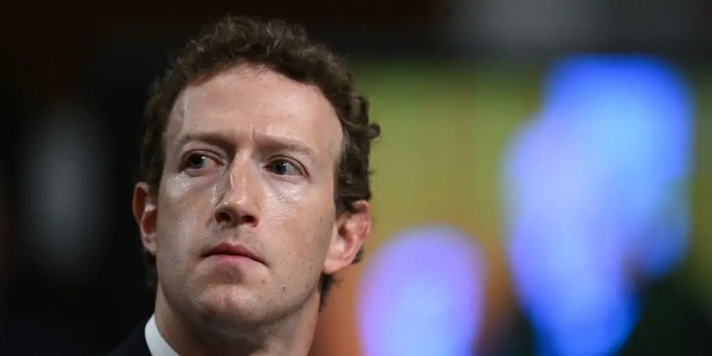 Facebook On This Day Feature And Research Business Insider - Landscape Background Collection - Mobile Quality