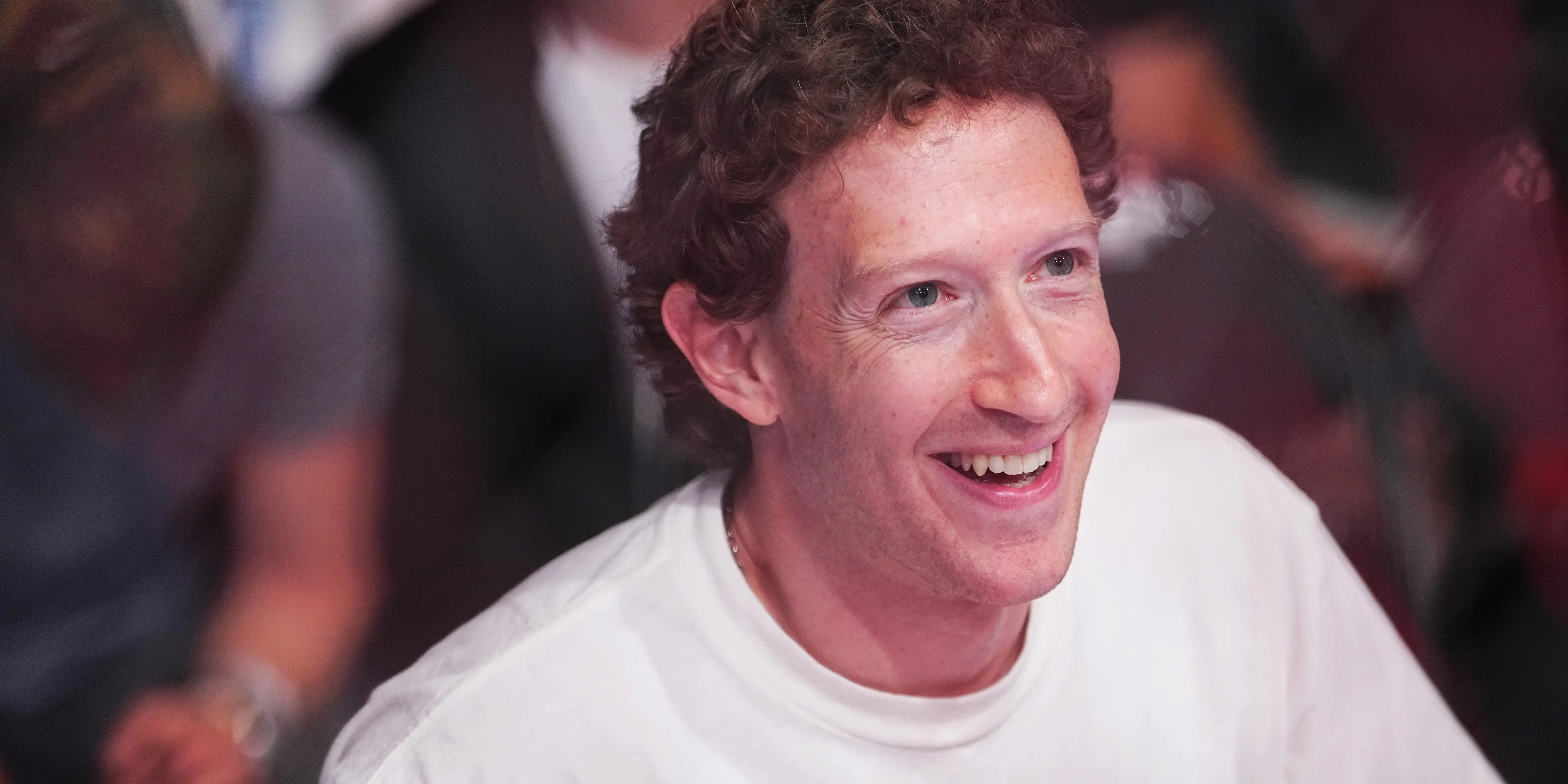 WhatsApp osiąga kamień milowy w zakresie wiadomości w USA. Meta nadchodzi dla Apple.