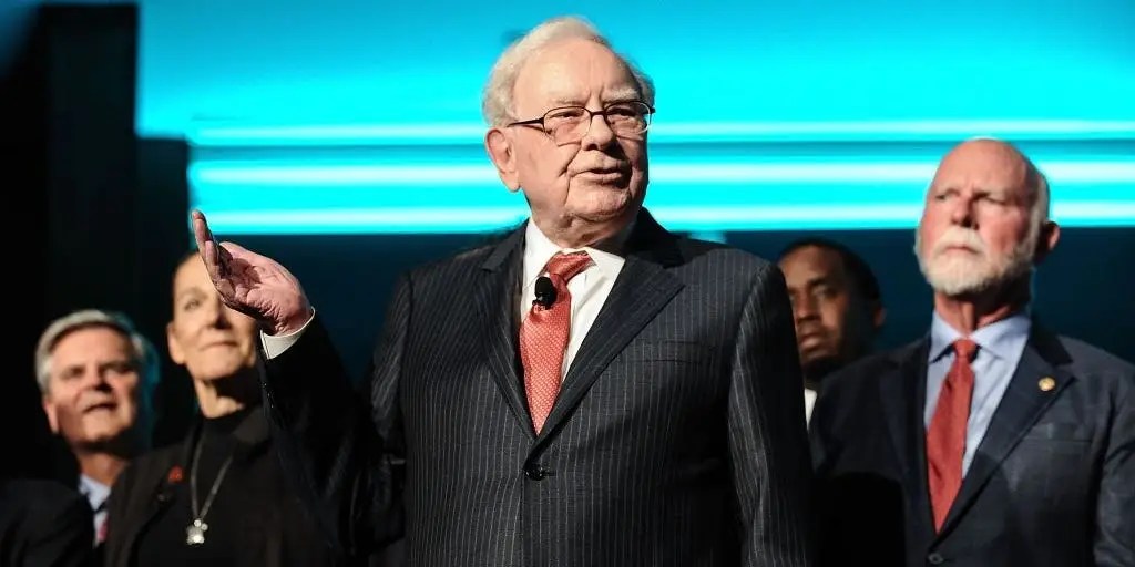 Warren Buffett's Final Letter: Reactions from 9 Disciples (2025)