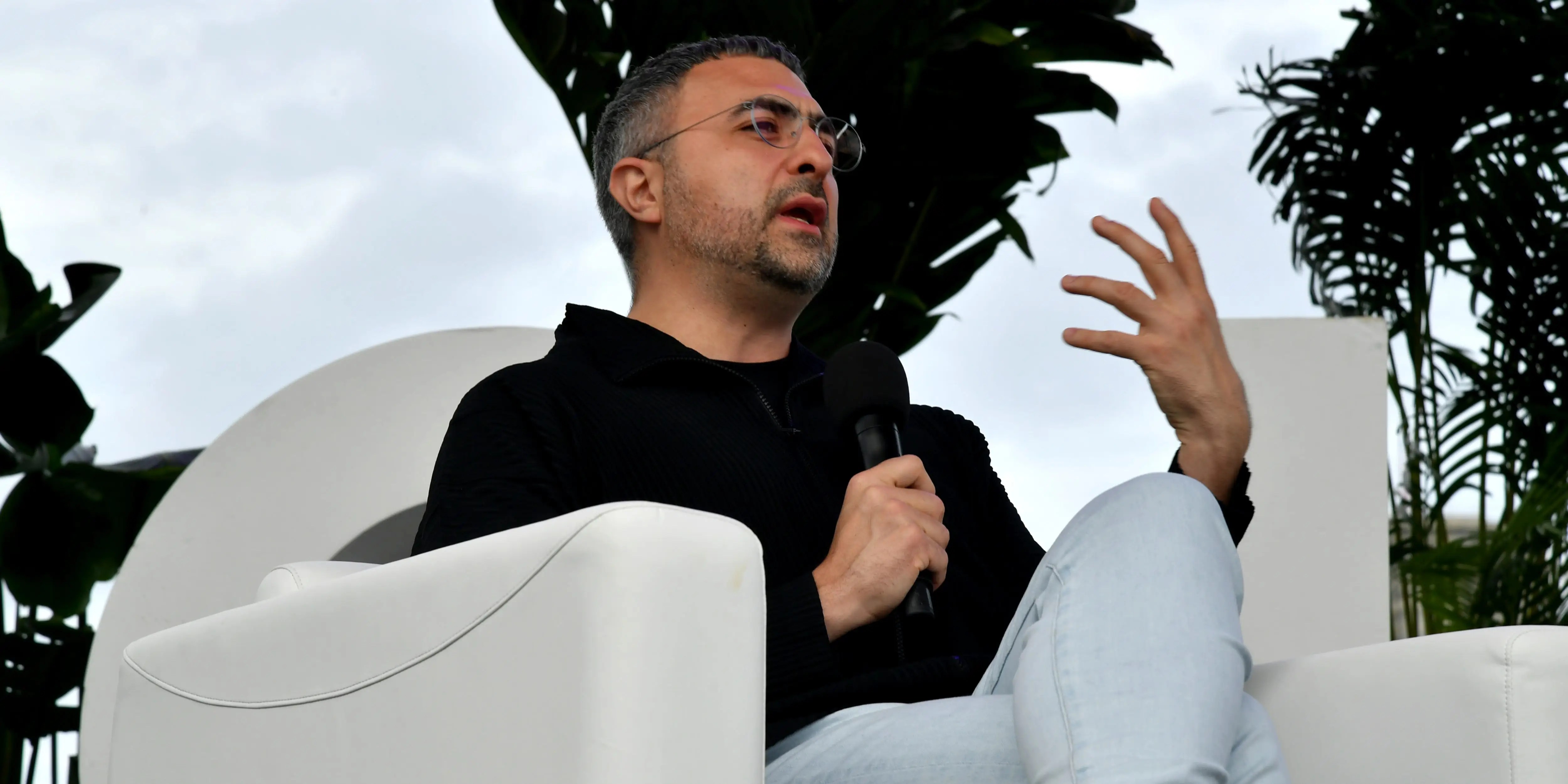 Microsoft AI CEO: Why Artificial Superintelligence is an 'Anti-Goal' | Mustafa Suleyman Explains (2025)