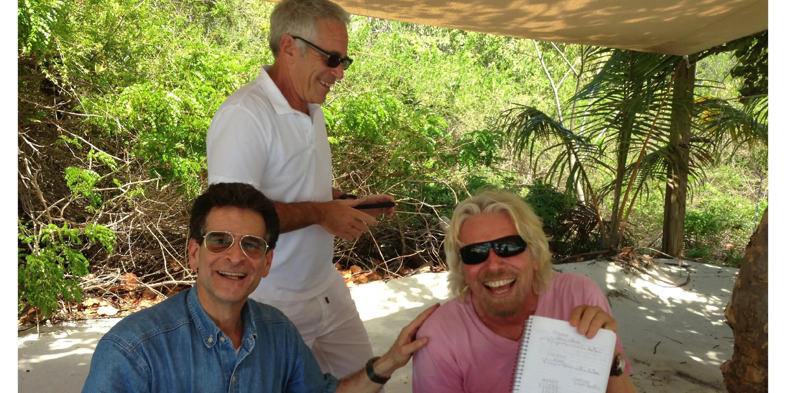 కొత్త ఎప్స్టీన్ ఫోటోలు బిల్ గేట్స్, రిచర్డ్ బ్రాన్సన్ మరియు డోనాల్డ్ ట్రంప్‌లను చూపుతాయి