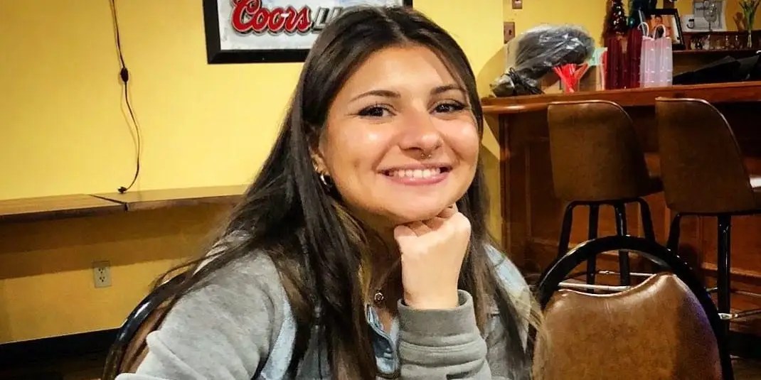 26-Year-Old's Bloating Led to Stage 4 Colon Cancer Diagnosis | Early Symptoms & Awareness (2026)