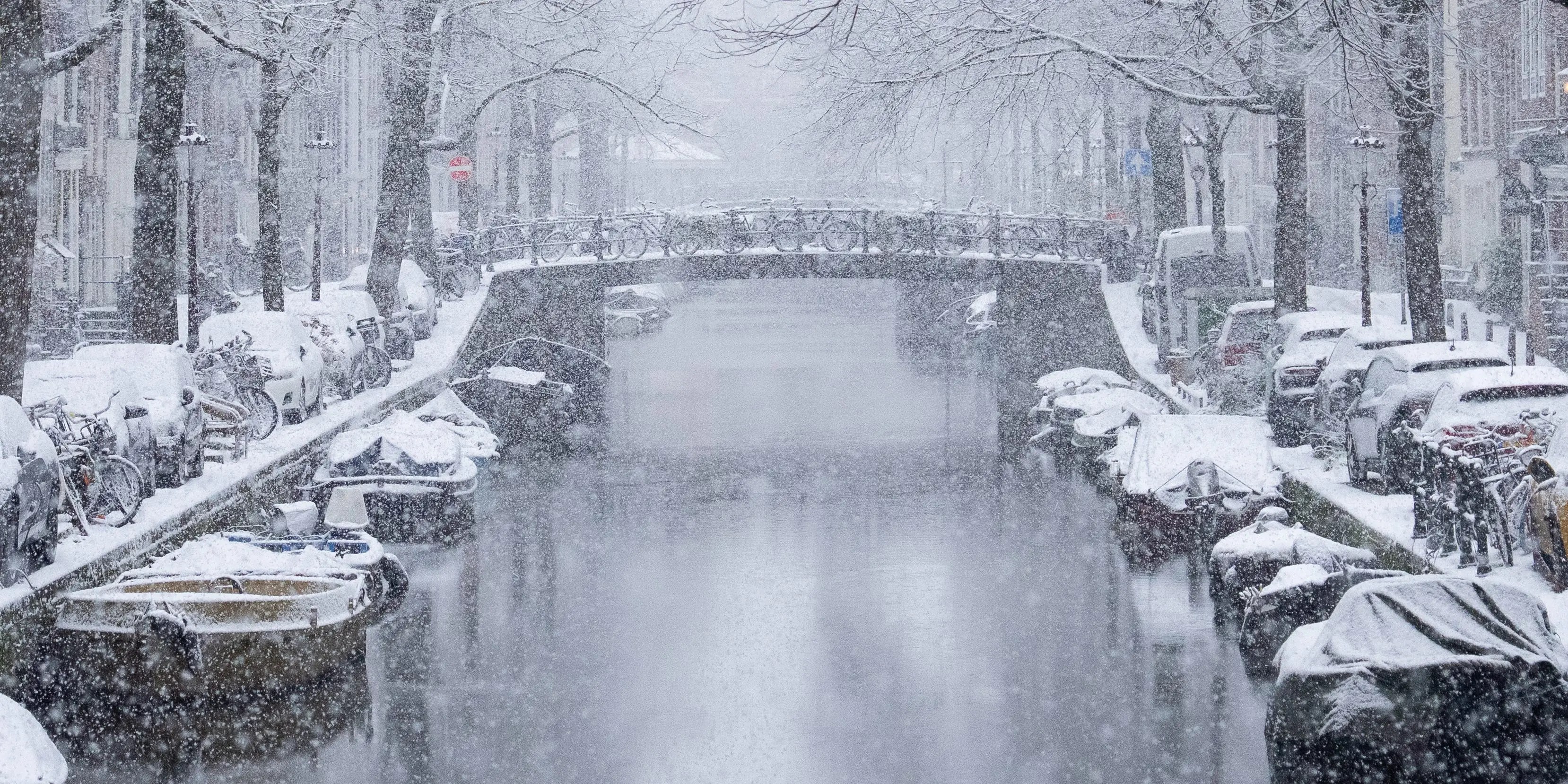 Amsterdam Snow Chaos Sees Flight Delays and Thousands of Cancellations