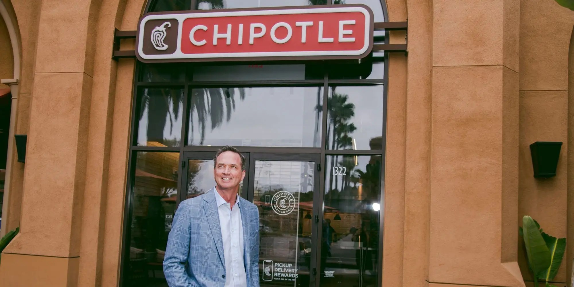 A Day in the Life of Chipotle's COO: Visiting a Dozen Stores a Week | Leadership & Consistency (2026)