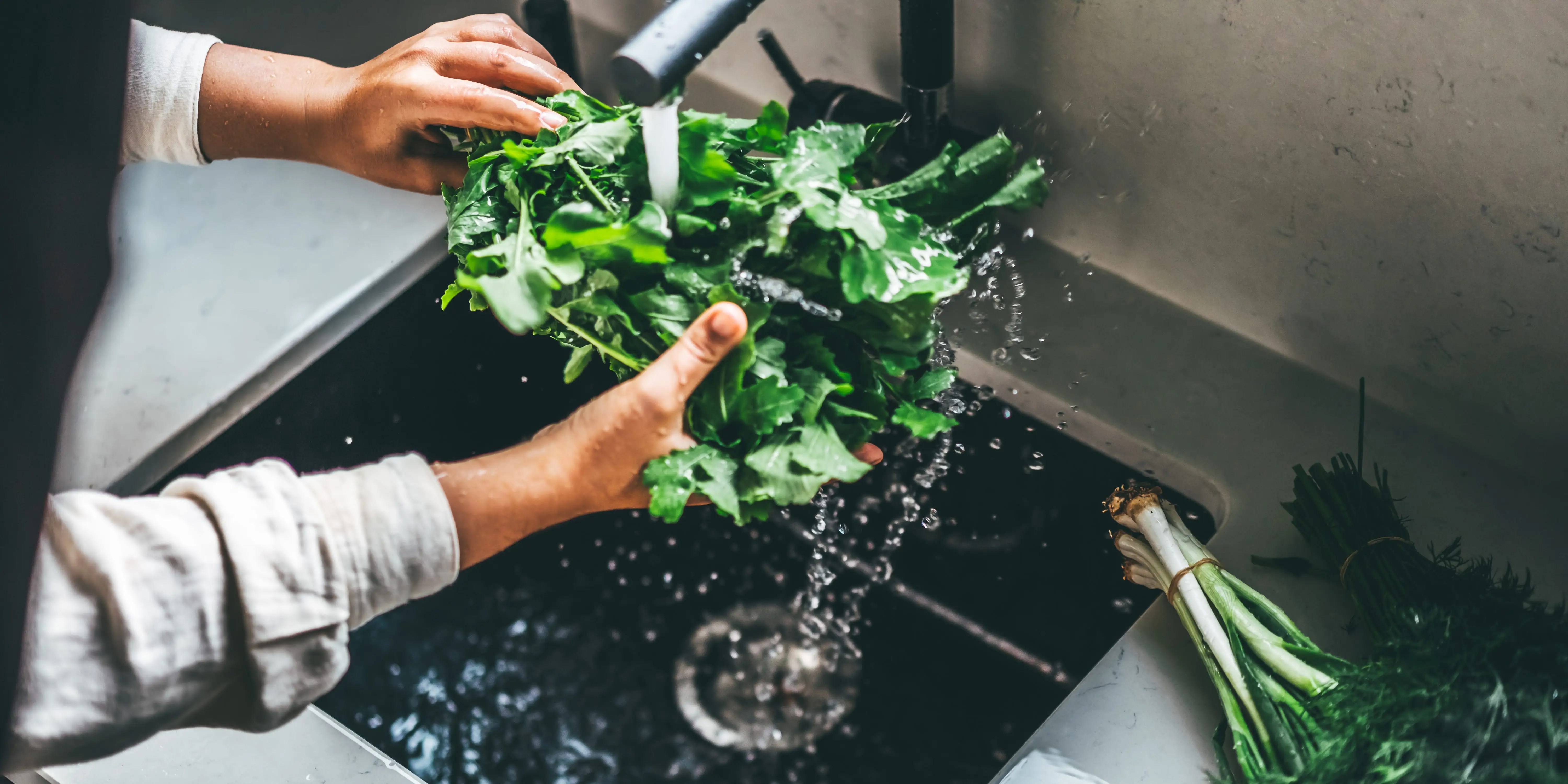 Cyclosporiasis Outbreak: Foods to Avoid and Safe Food Preparation Tips (2026)
