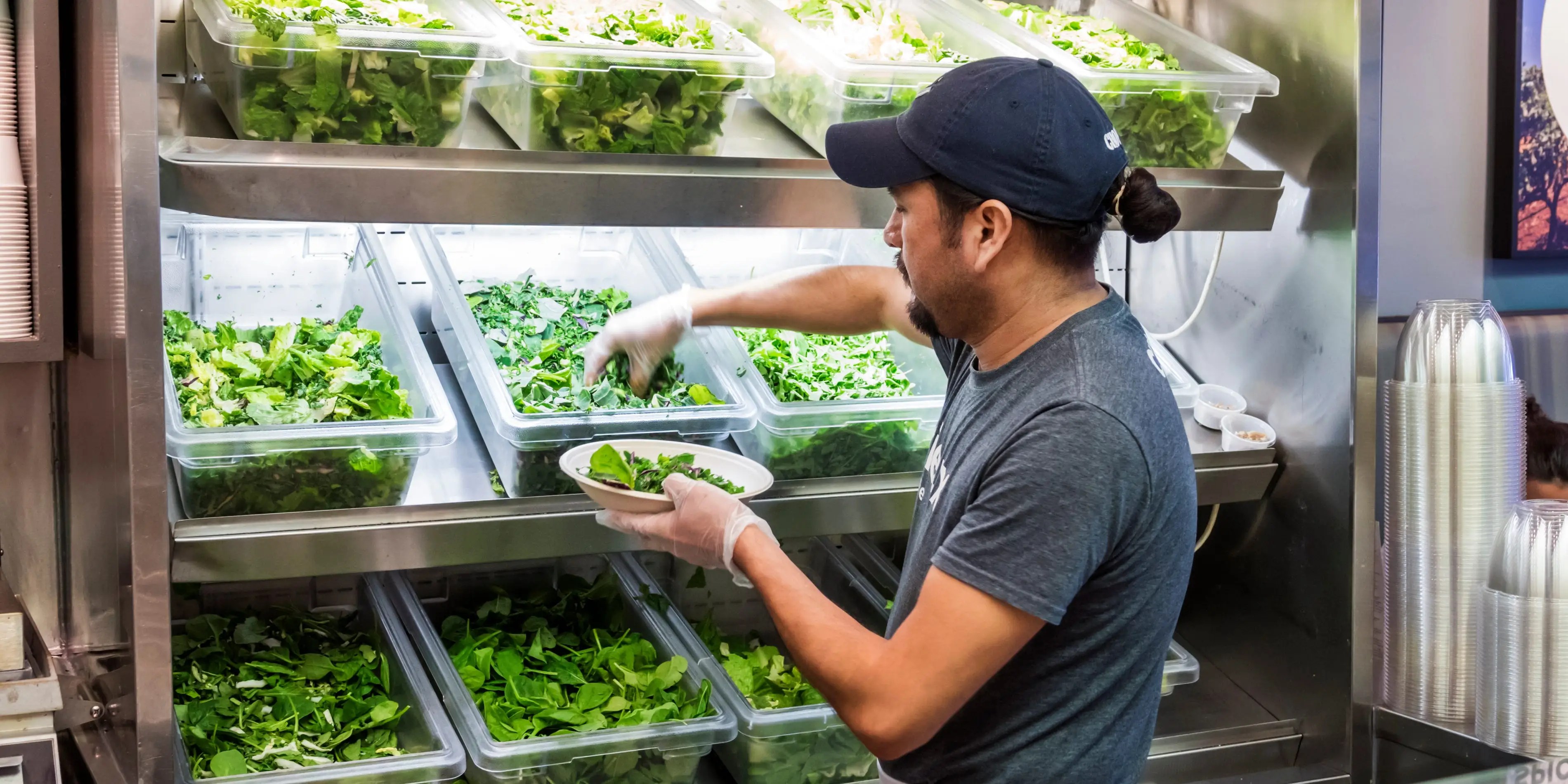 Salad Chains React to Cyclospora Outbreak: No Iceberg Lettuce Here! (2026)